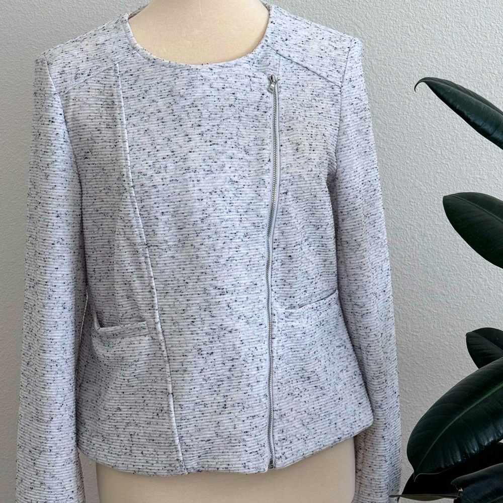 LOFT White blazer with pockets and side zipper